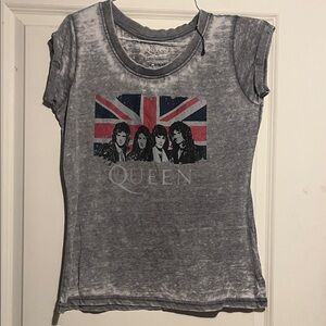 Queen M Graphic Gray Women's Top